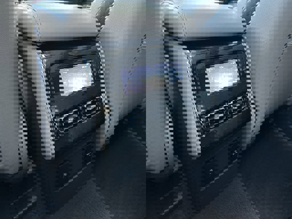 Used 2022 Lincoln Aviator Reserve w/ Equipment Group 201A image 16