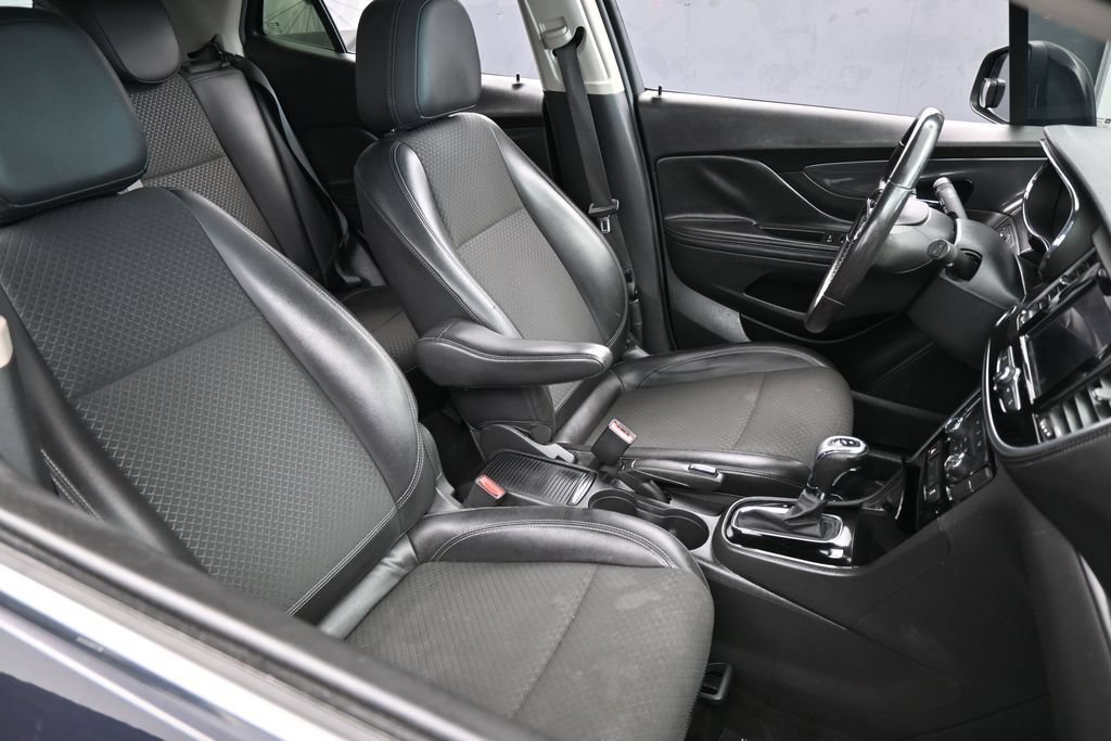 Used 2021 Buick Encore Preferred AWD/4WD image 42