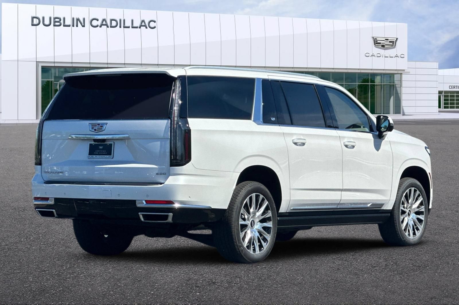 Certified 2025 Cadillac Escalade ESV Premium Luxury Platinum AWD/4WD image 4