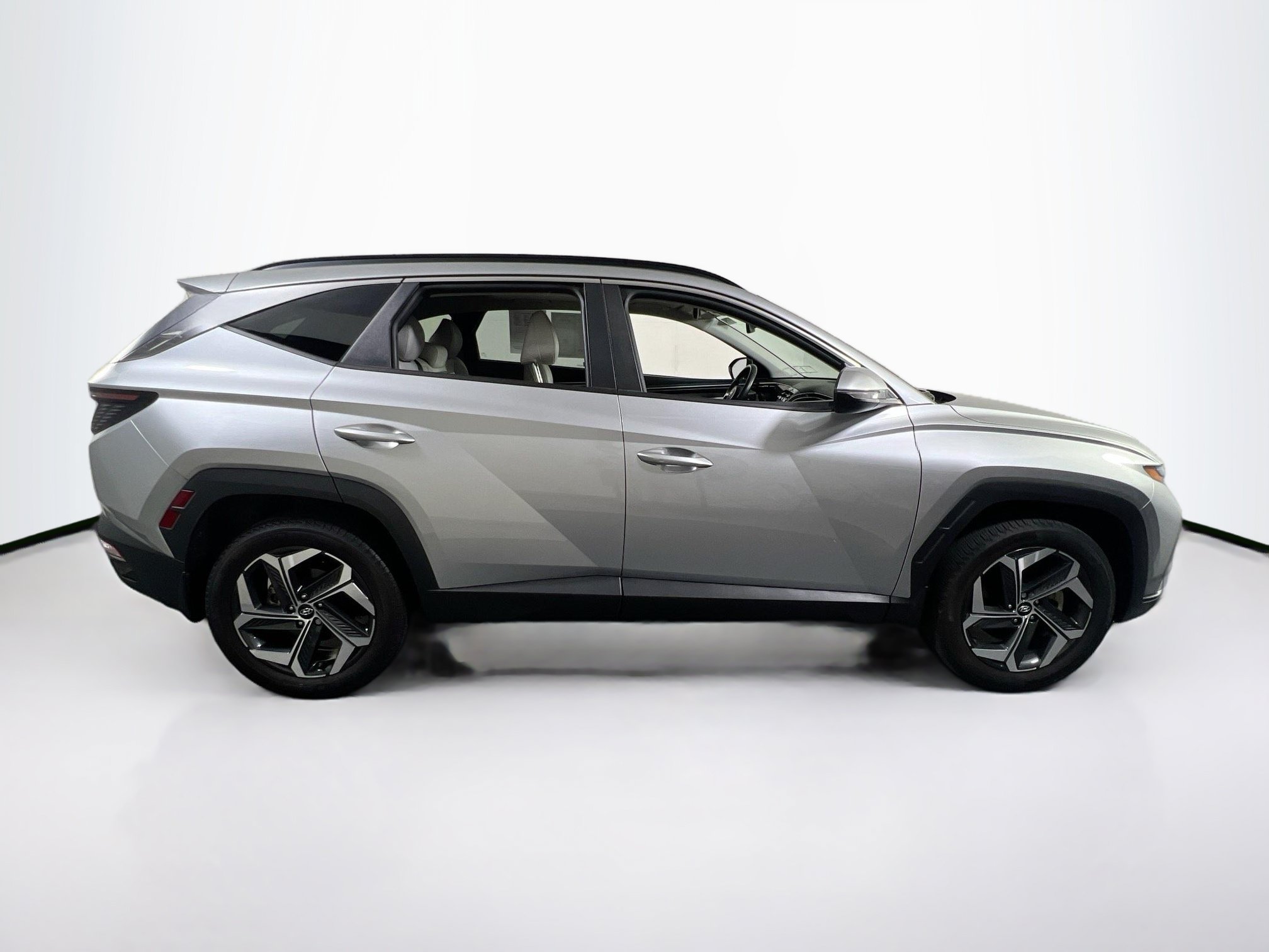 Used 2023 Hyundai Tucson SEL w/ Convenience Package AWD/4WD image 4