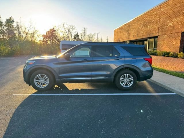 Used 2020 Ford Explorer XLT w/ Equipment Group 202A image 2