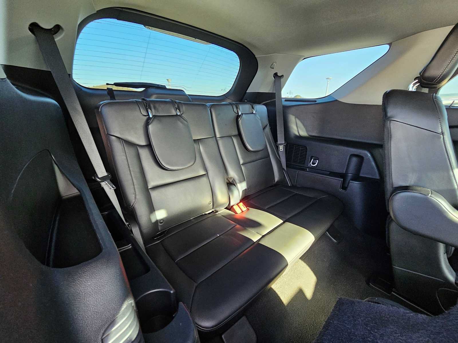 Used 2023 Ford Explorer XLT w/ Equipment Group 202A RWD image 13