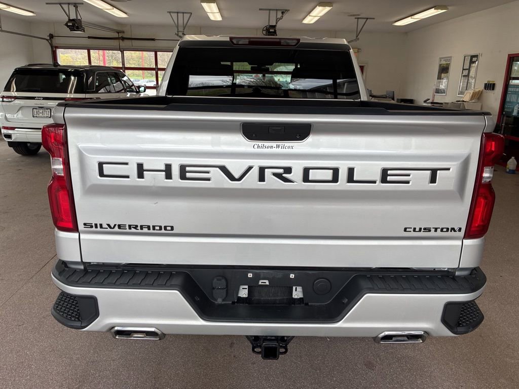 Used 2020 Chevrolet Silverado 1500 Custom w/ Custom Value Package AWD/4WD image 12