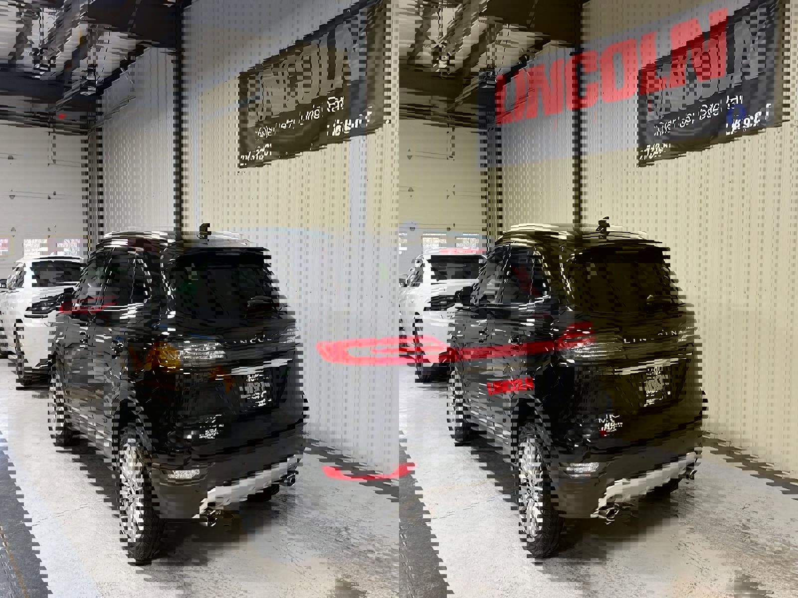 Used 2019 Lincoln MKC Premiere image 3