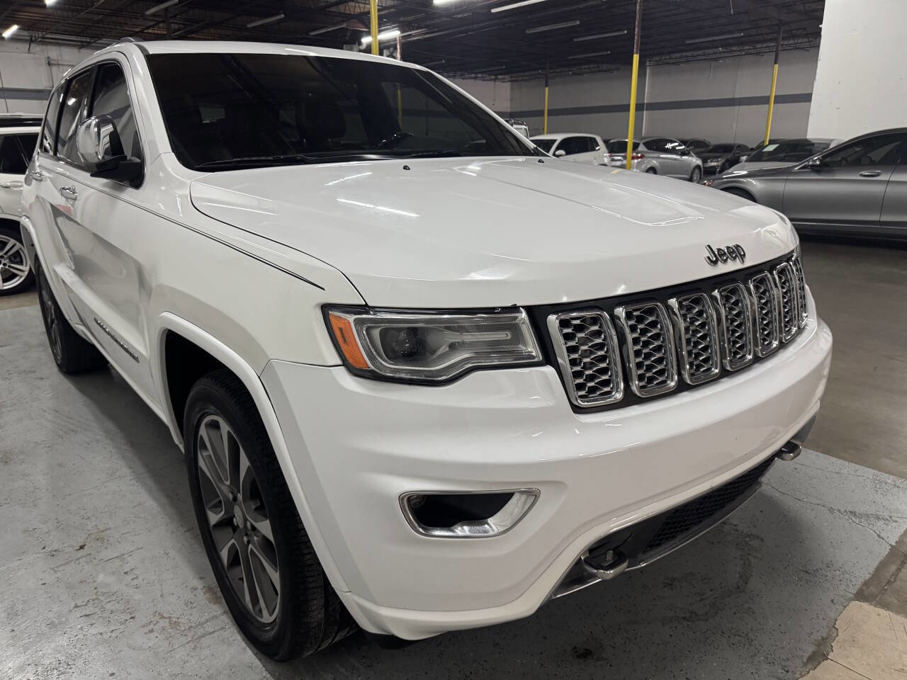 Used 2018 Jeep Grand Cherokee Overland w/ Interior Metal Package RWD image 6