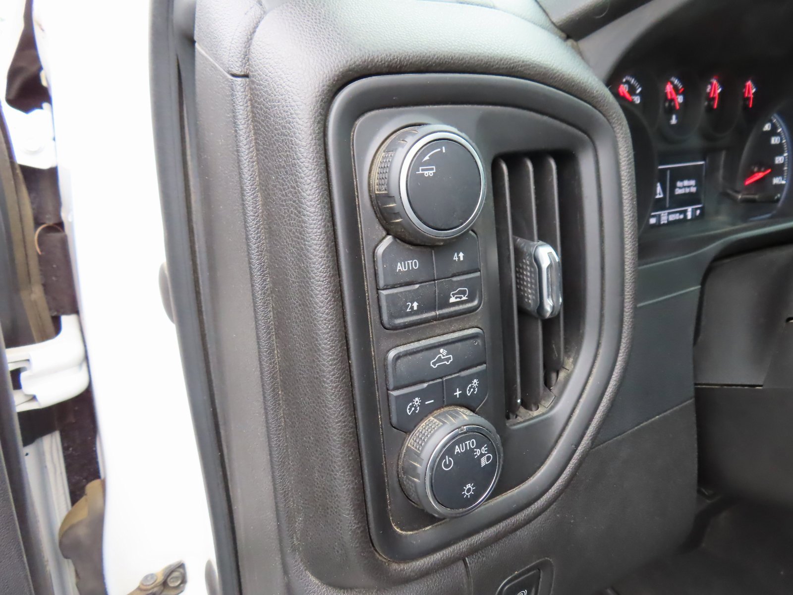 Used 2022 Chevrolet Silverado 1500 Custom image 13