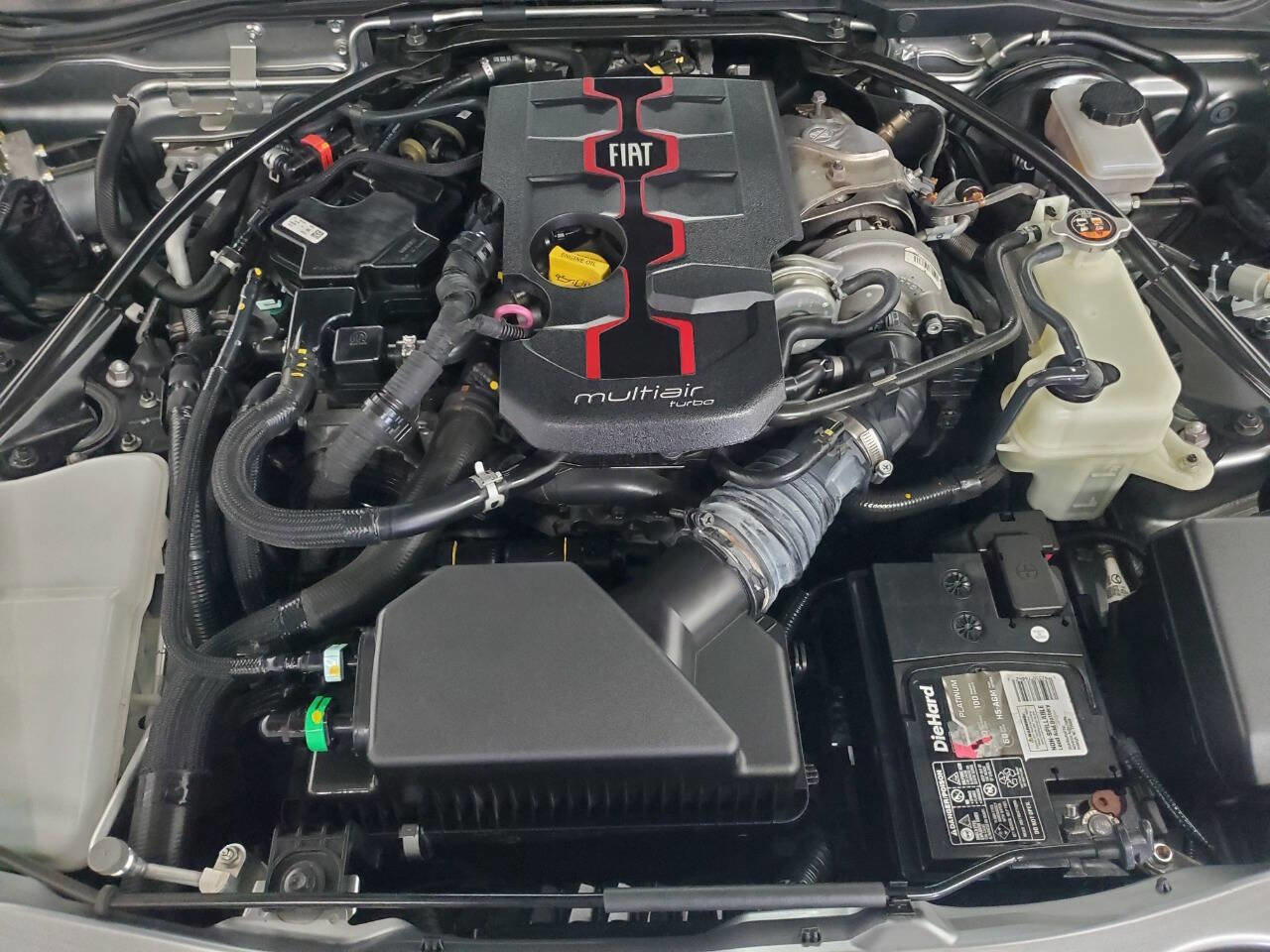 Used 2017 FIAT 124 Spider Abarth image 4