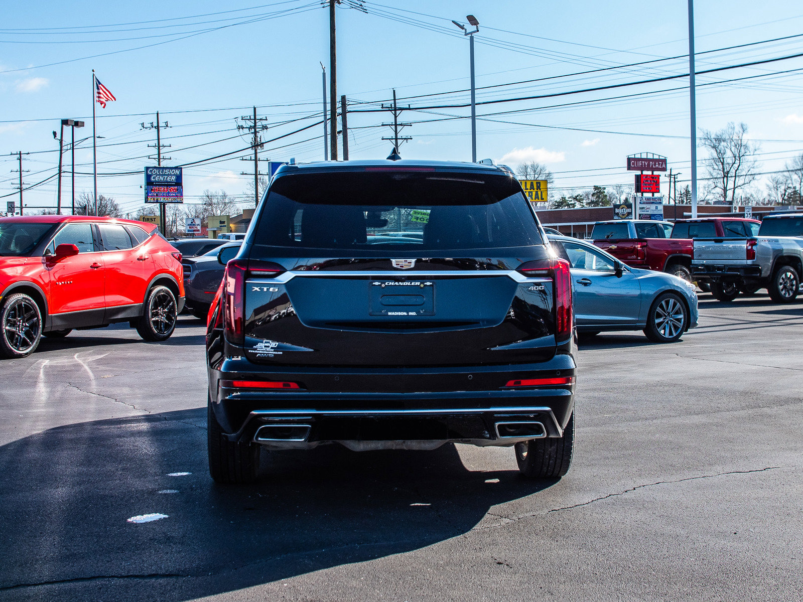 Used 2024 Cadillac XT6 Premium Luxury w/ Platinum Package AWD/4WD image 8