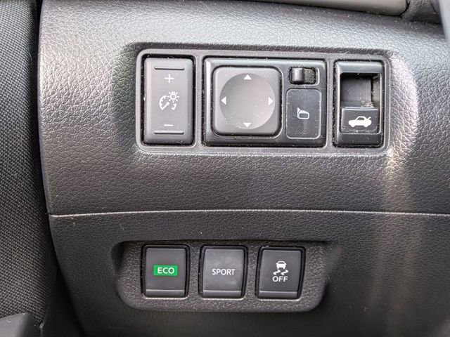 Used 2017 Nissan Sentra SR w/ SR Midnight Edition FWD image 26