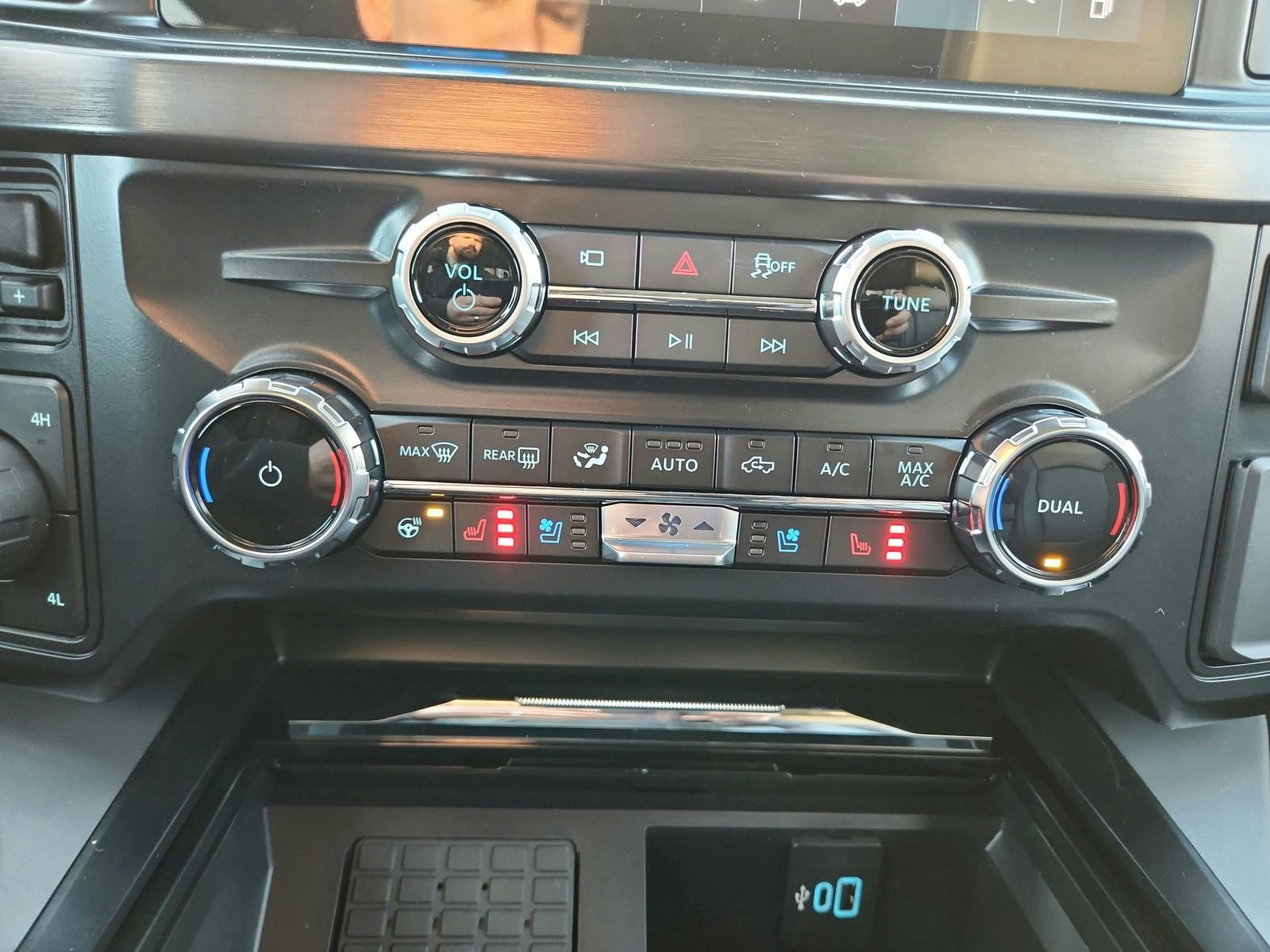 New 2026 Ford F350 Lariat w/ Lariat Premium Package image 20