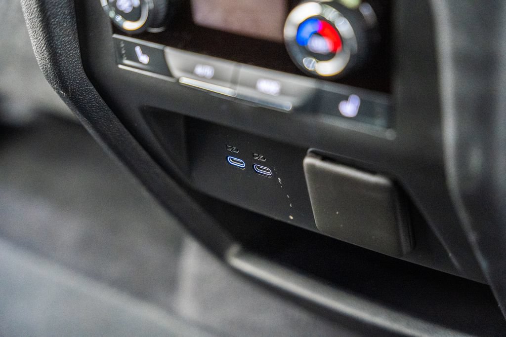 Used 2024 Chevrolet Traverse RS FWD image 38