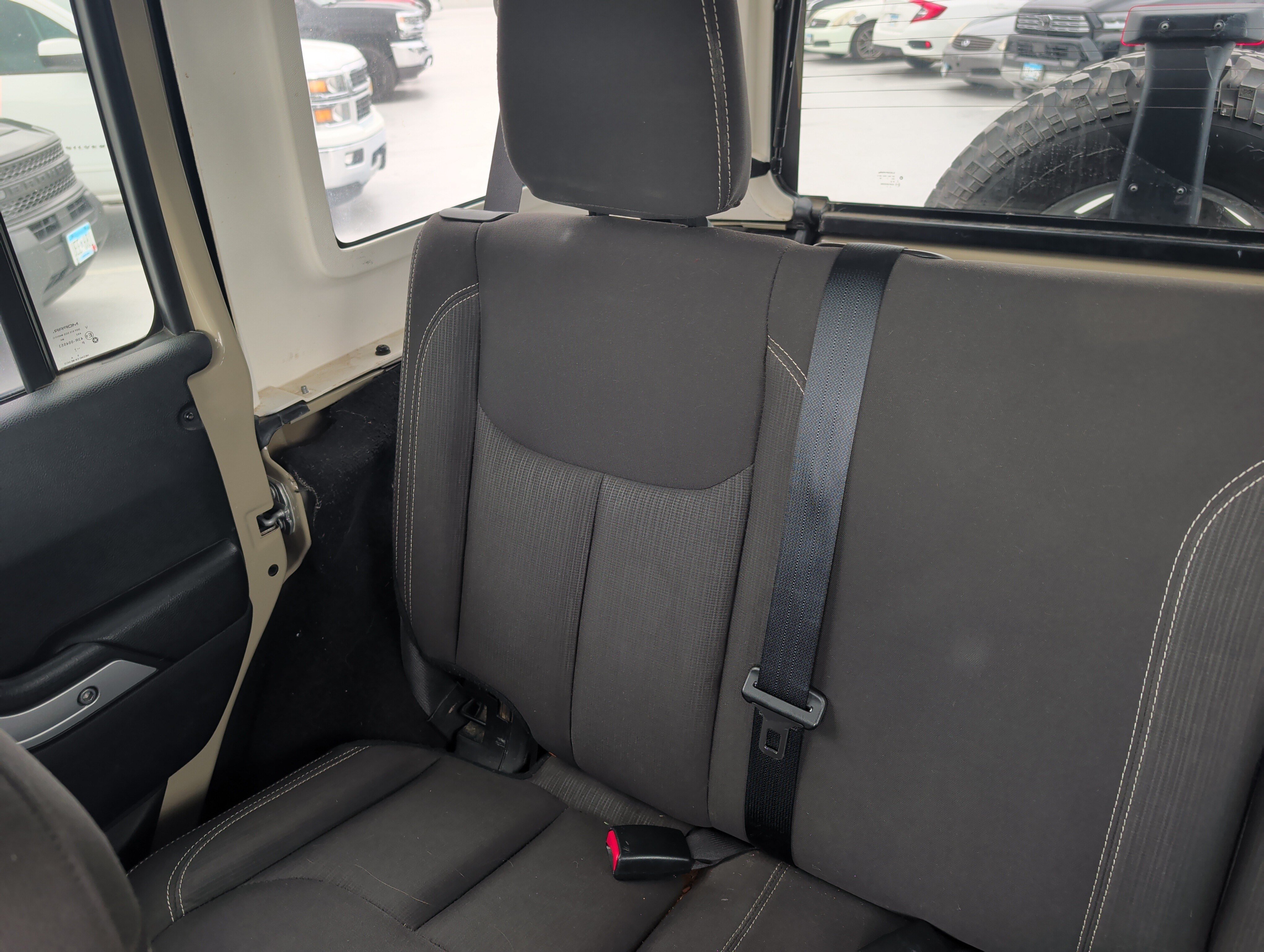 Used 2018 Jeep Wrangler Unlimited Rubicon AWD/4WD image 12