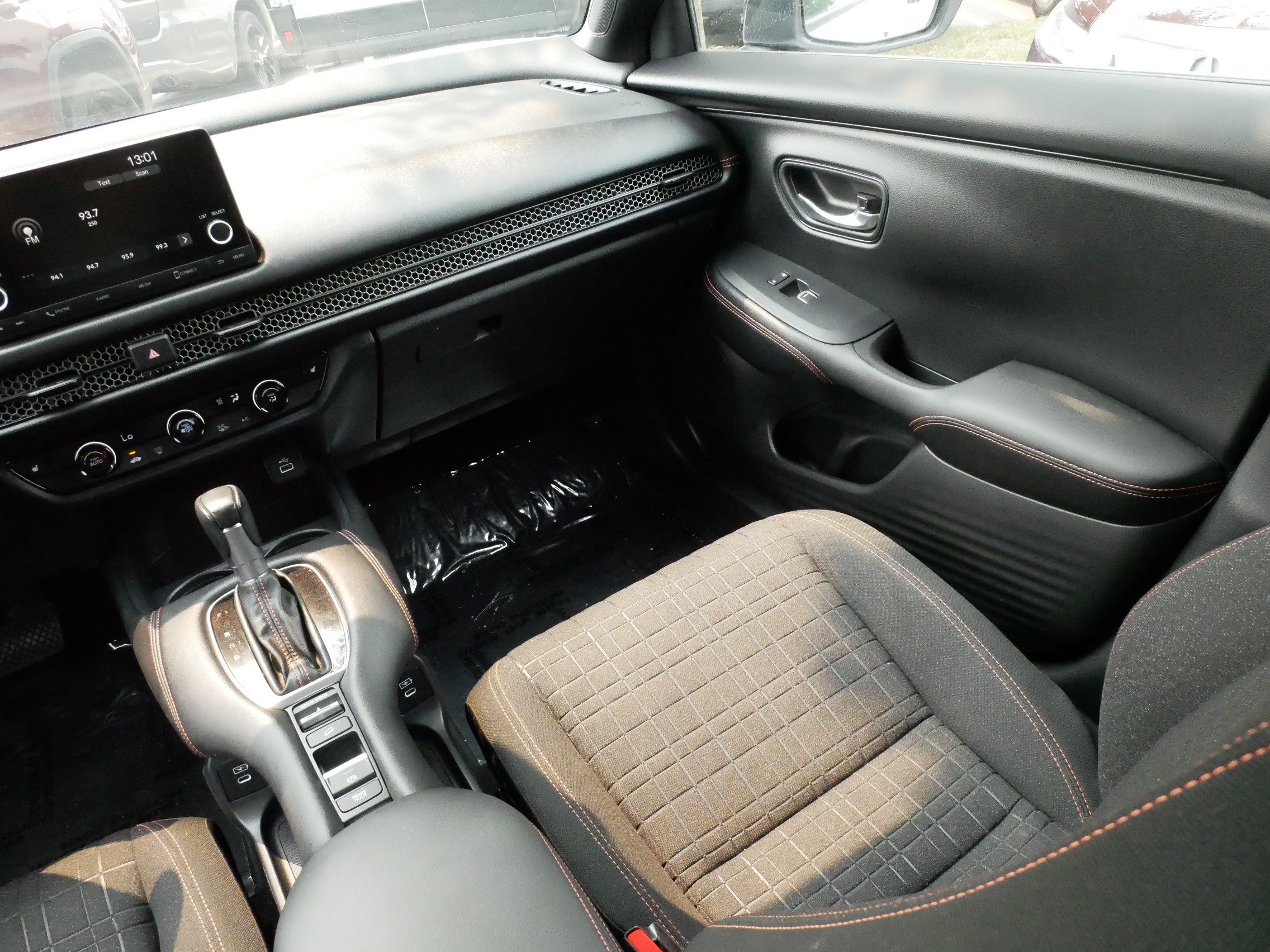 Used 2024 Honda HR-V Sport image 10
