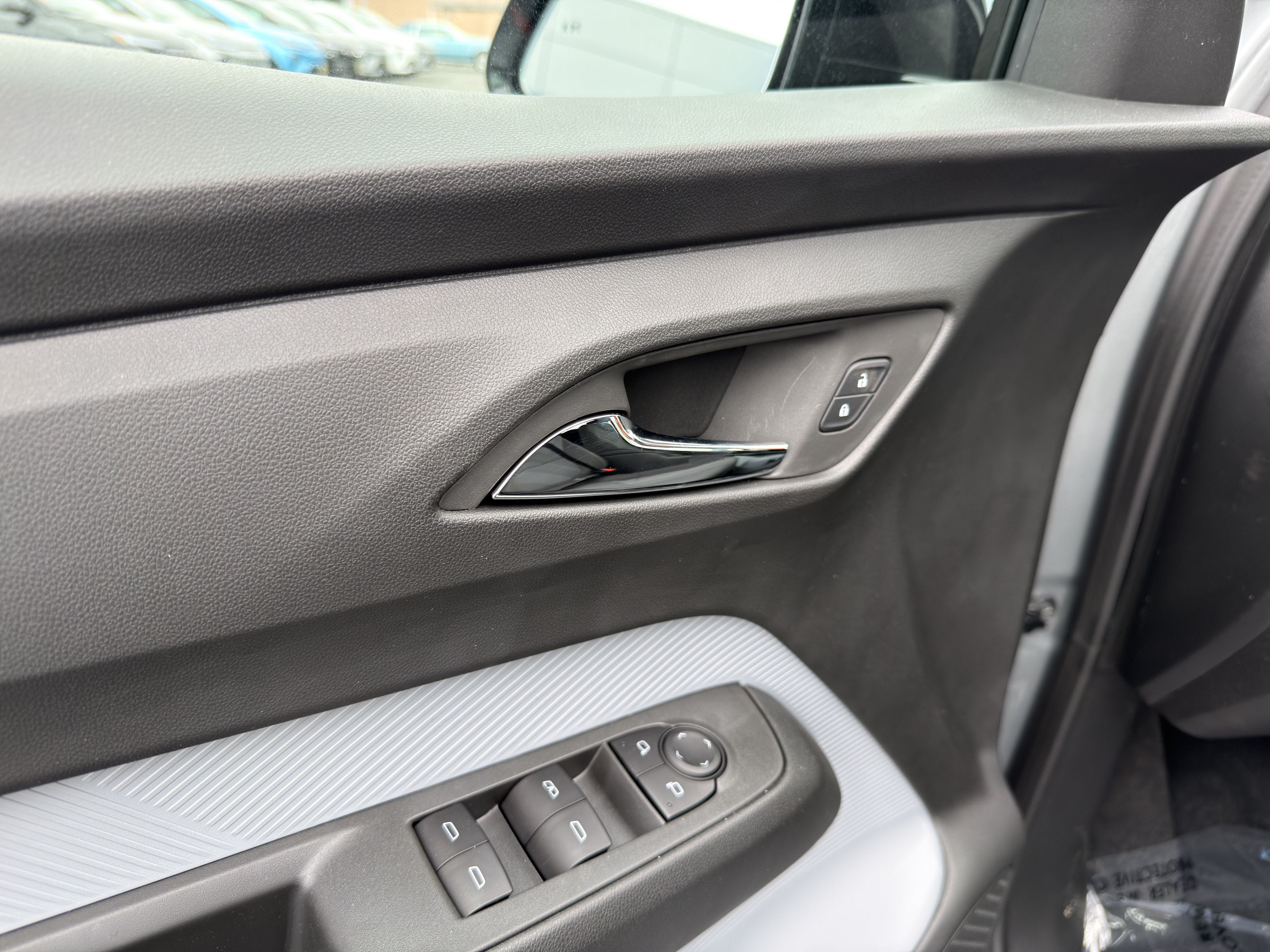 New 2027 Chevrolet Bolt LT w/ Comfort Package FWD image 24
