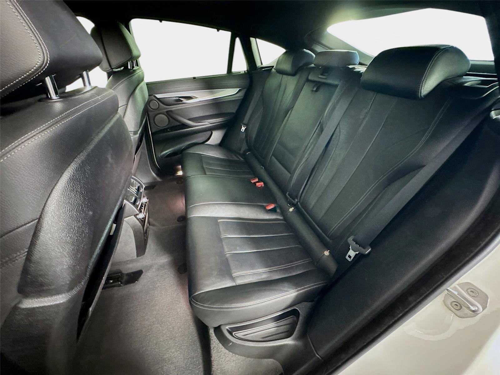 Used 2019 BMW X6 sDrive35i w/ M Sport Package RWD image 24