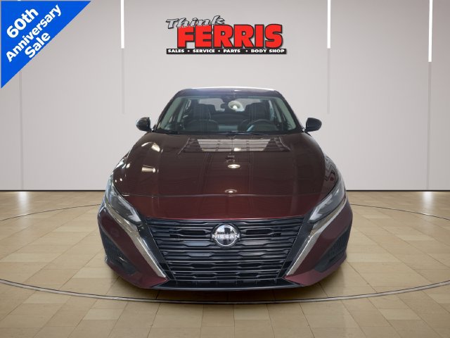 Used 2024 Nissan Altima 2.5 SV FWD image 2