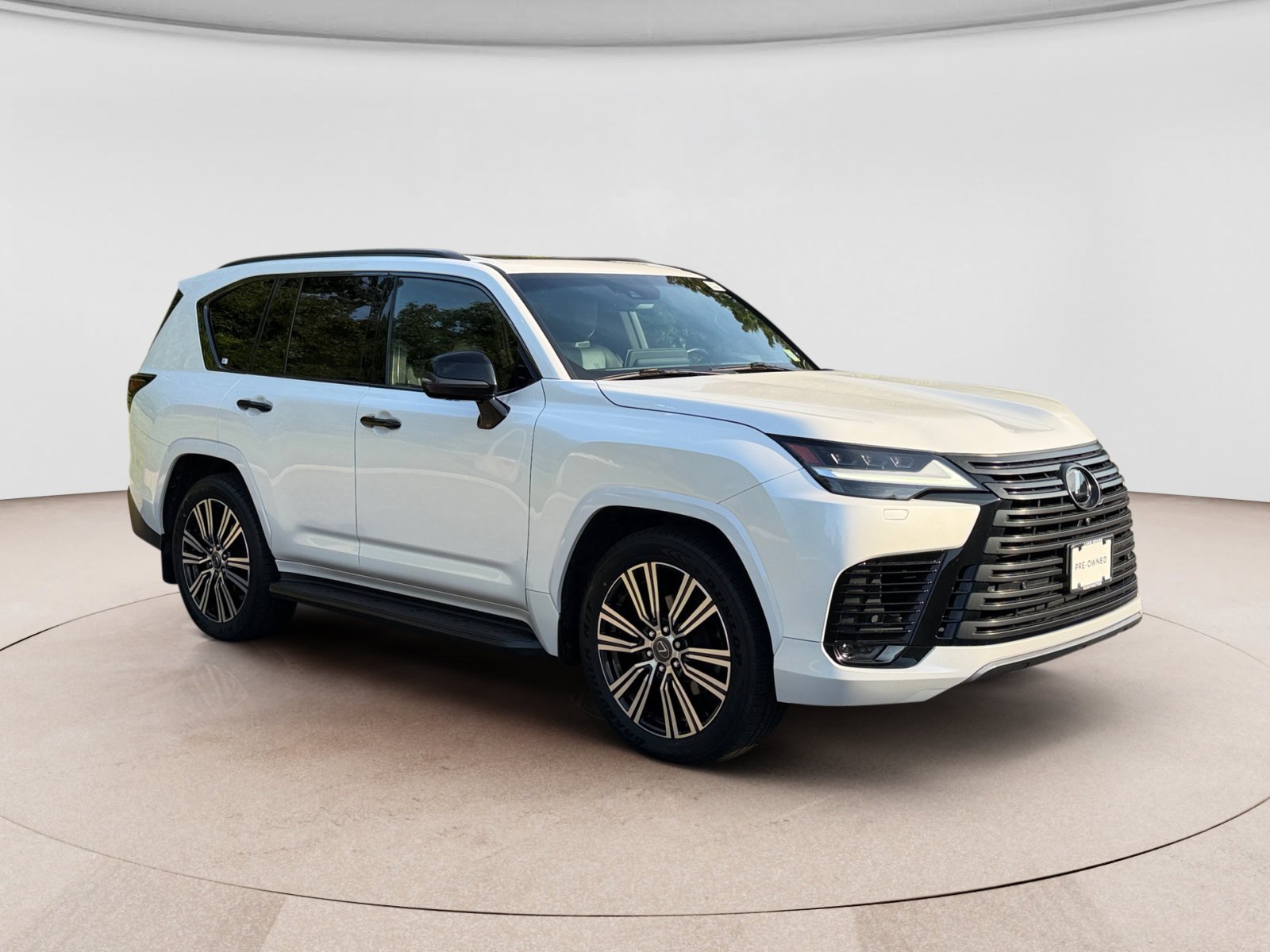 Used 2024 Lexus LX 600 4WD w/ Appearance Package image 7