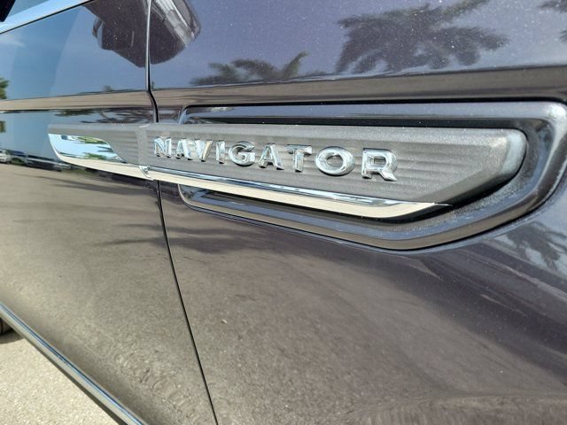 Certified 2024 Lincoln Navigator Reserve AWD/4WD image 11
