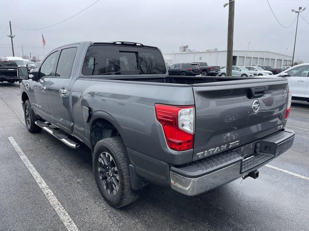 Used 2017 Nissan Titan SV image 10