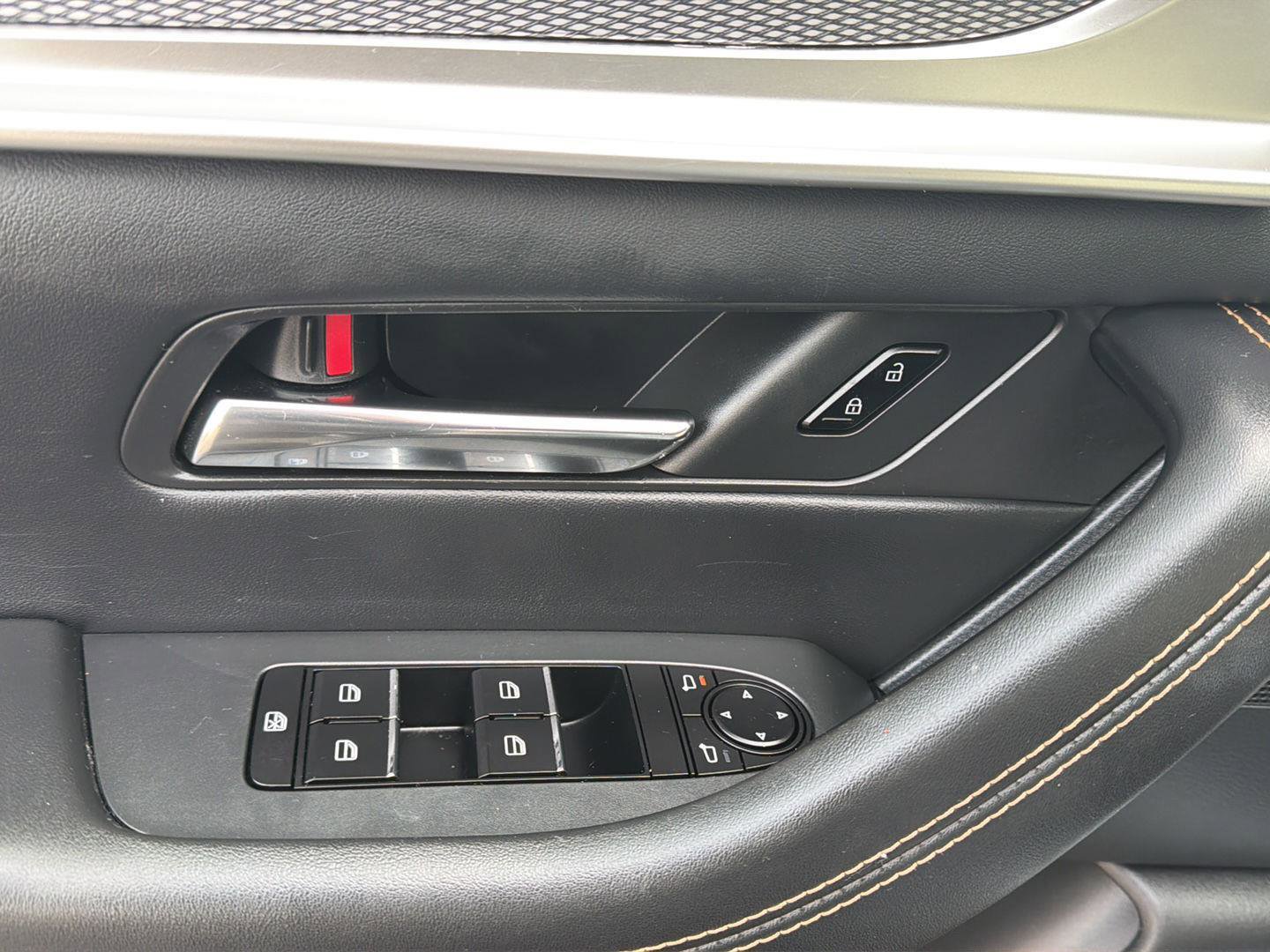 Used 2025 MAZDA CX-90 3.3 Turbo w/ Premium Sport Pkg image 12