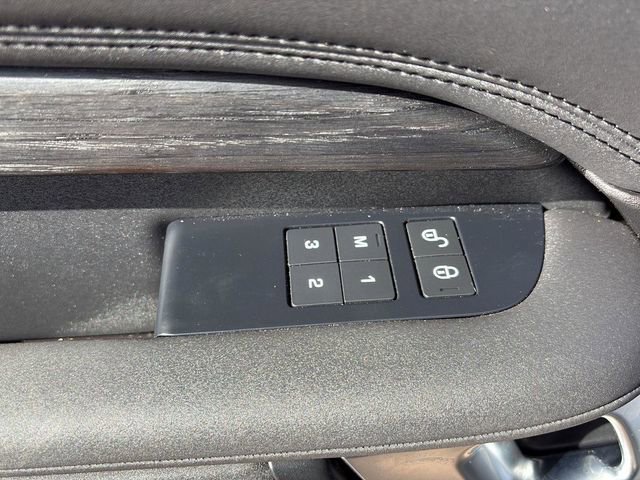 Used 2017 Land Rover Discovery HSE image 9