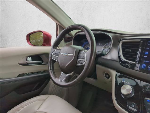 Used 2017 Chrysler Pacifica Touring-L Plus w/ Tire & Wheel Group image 29