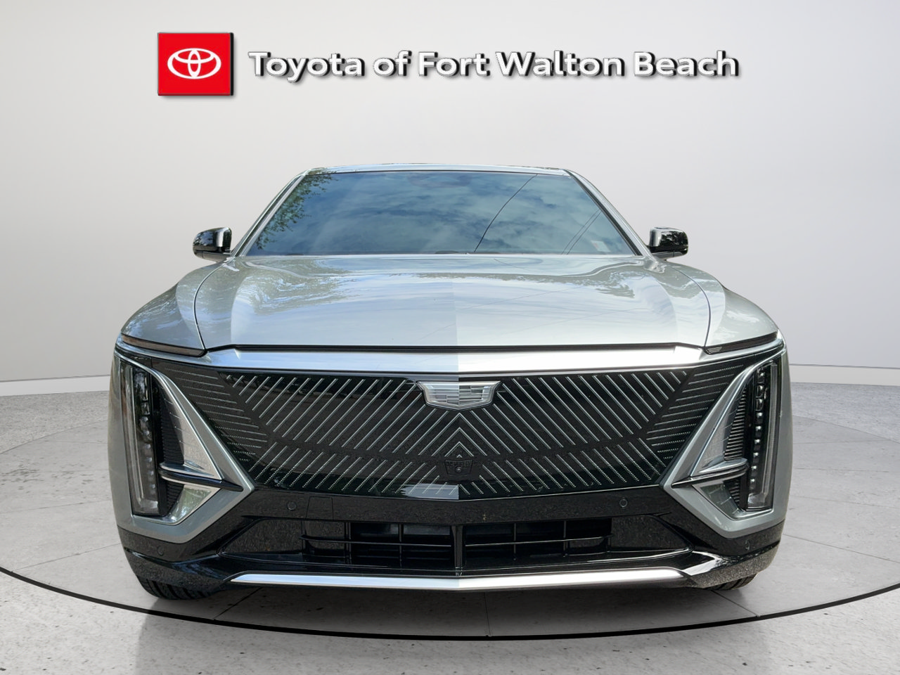 Used 2026 Cadillac Lyriq Premium Luxury RWD image 3