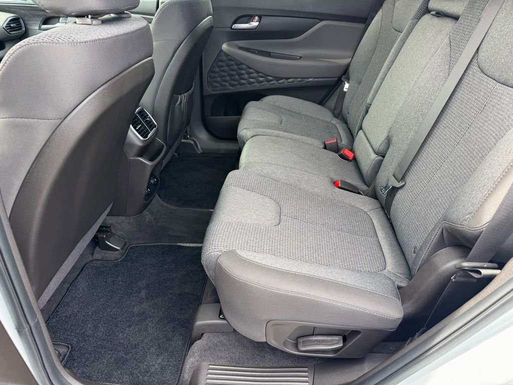Used 2020 Hyundai Santa Fe SE image 12