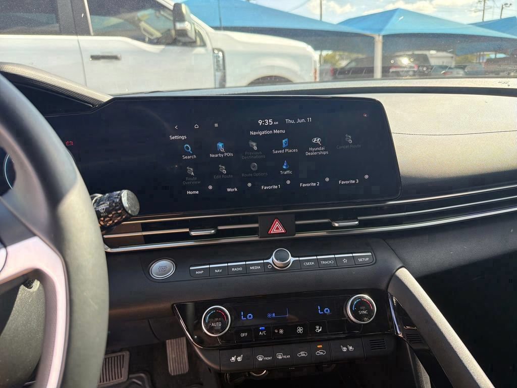 Used 2023 Hyundai Elantra Limited FWD image 29