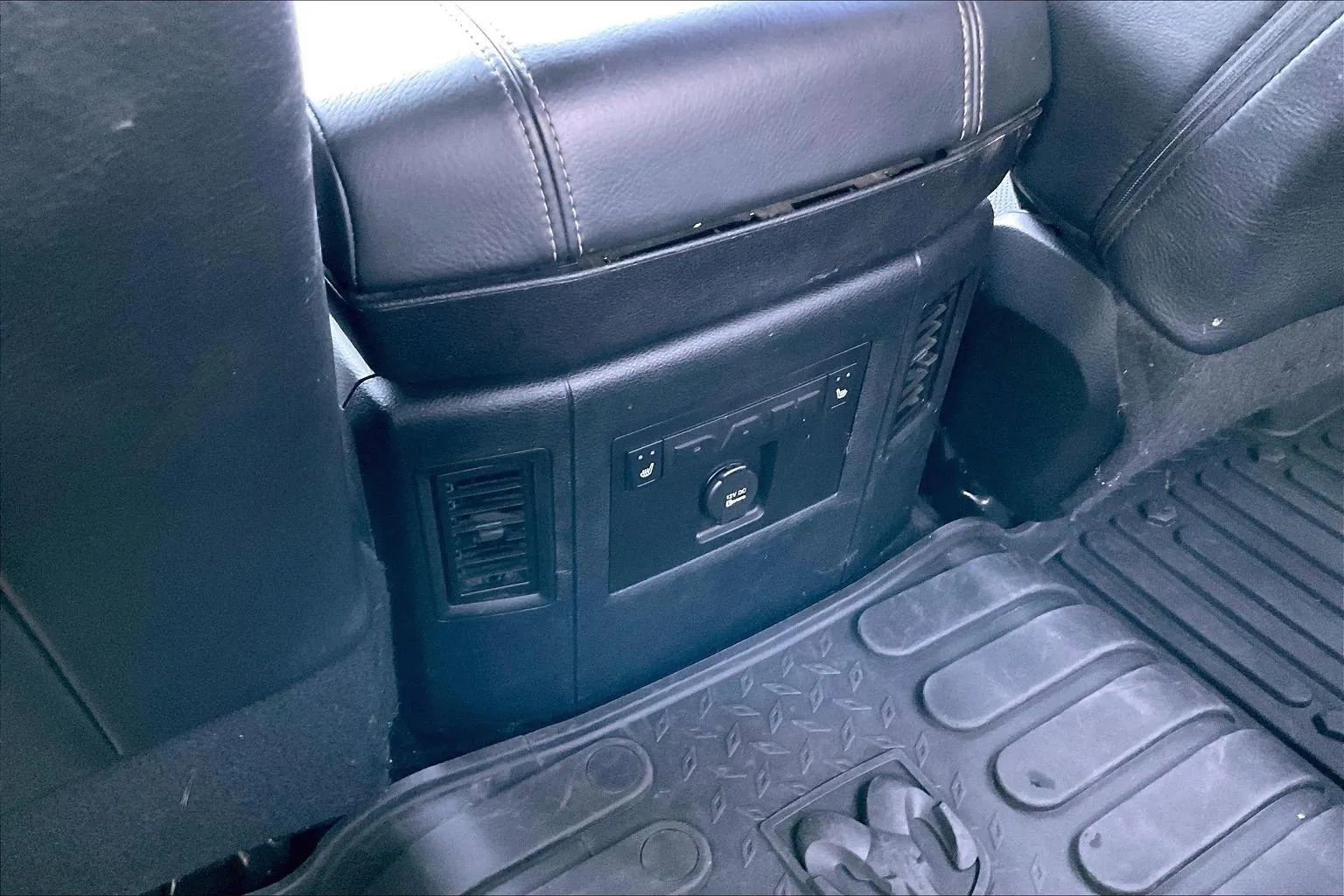 Used 2016 RAM 1500 Limited AWD/4WD image 15