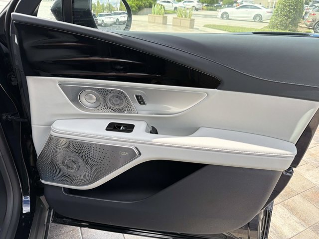 New 2026 Lincoln Nautilus Reserve AWD/4WD image 17