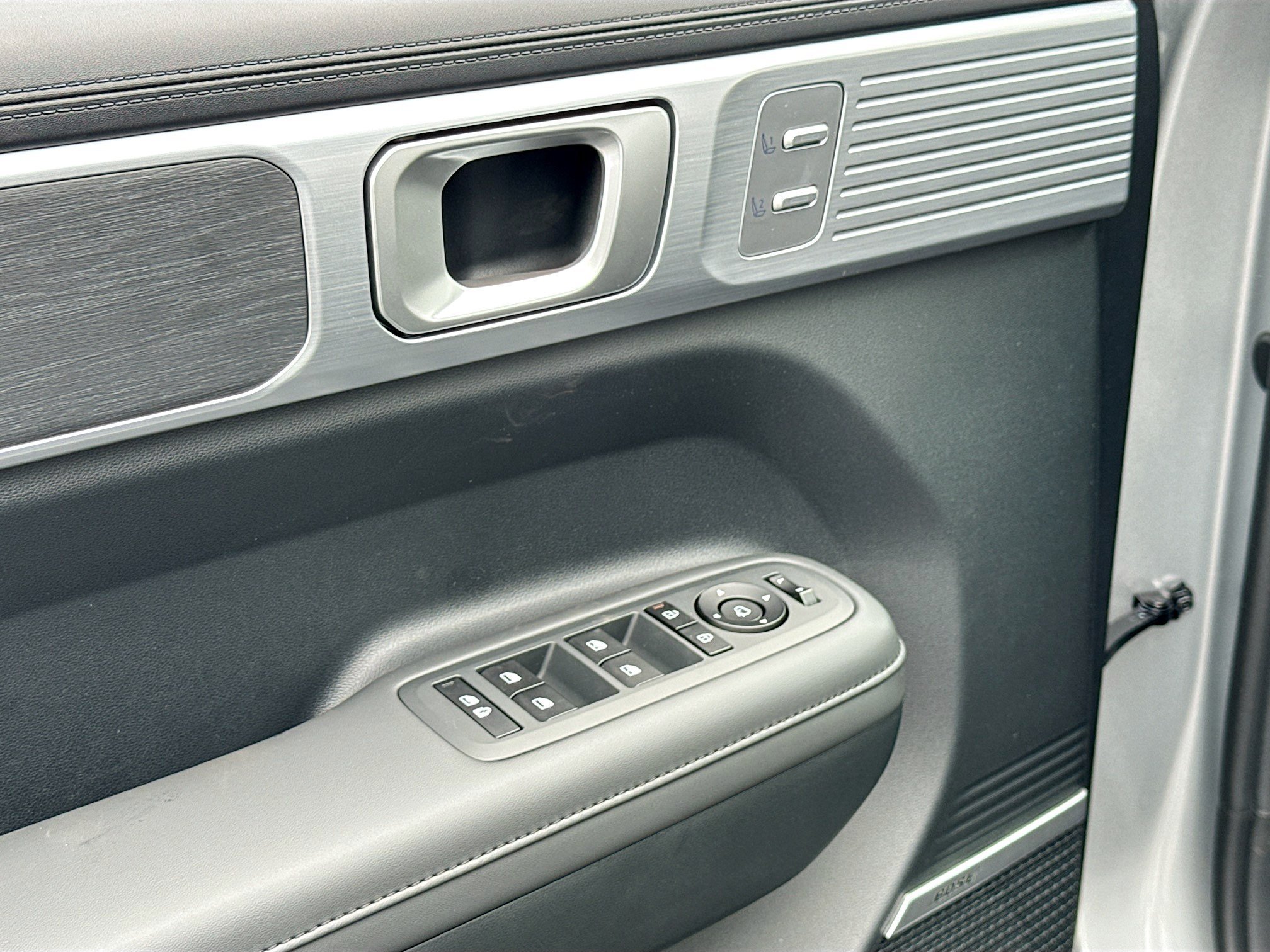 New 2026 Hyundai Santa Fe Limited AWD/4WD image 8