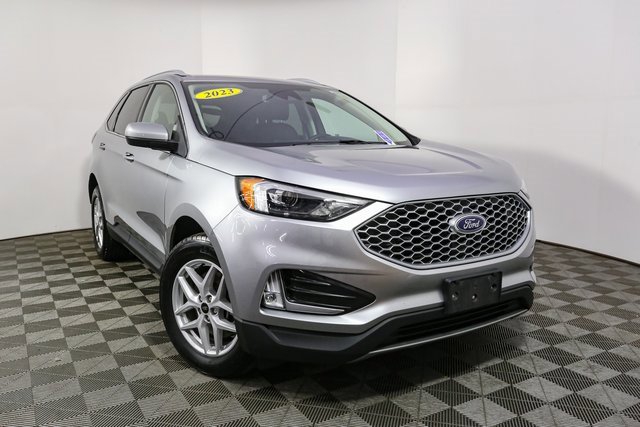 Used 2023 Ford Edge SEL w/ Convenience Package image 3