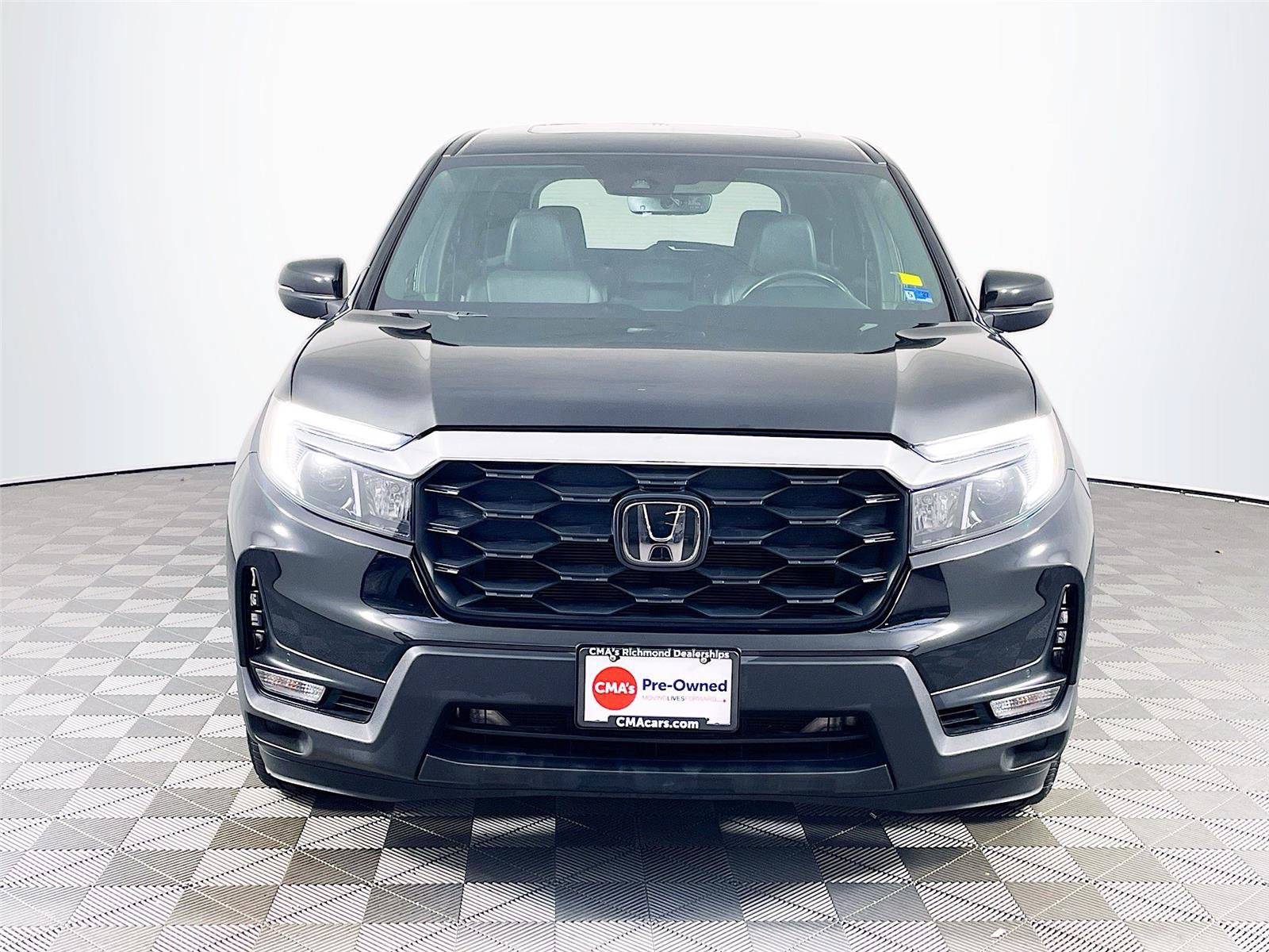 Used 2023 Honda Passport EX-L image 2