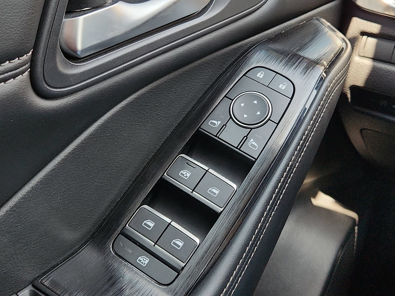 Used 2023 Nissan Rogue SL w/ SL Premium Package FWD image 14