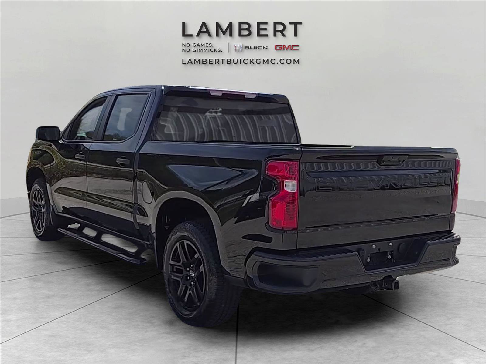 Used 2023 Chevrolet Silverado 1500 Custom AWD/4WD image 3