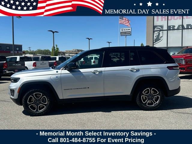 Used 2023 Jeep Grand Cherokee Trailhawk w/ Advanced Protech Group II AWD/4WD image 2