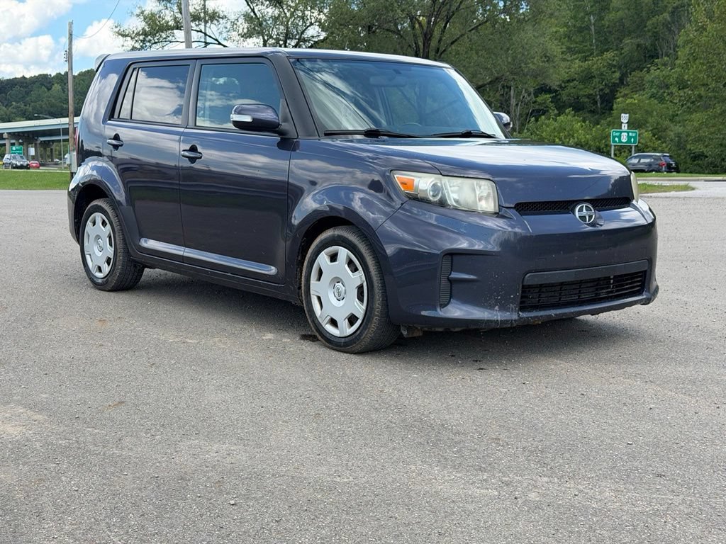 Used 2012 Scion xB FWD image 1