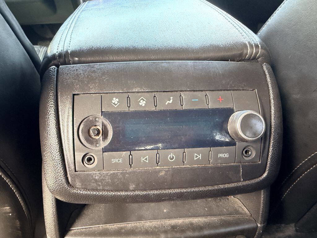 Used 2014 Chevrolet Traverse LTZ FWD image 9