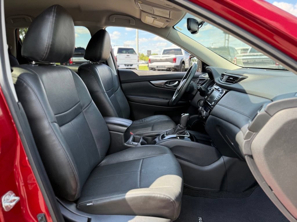 Used 2018 Nissan Rogue SV w/ Premium Package FWD image 14