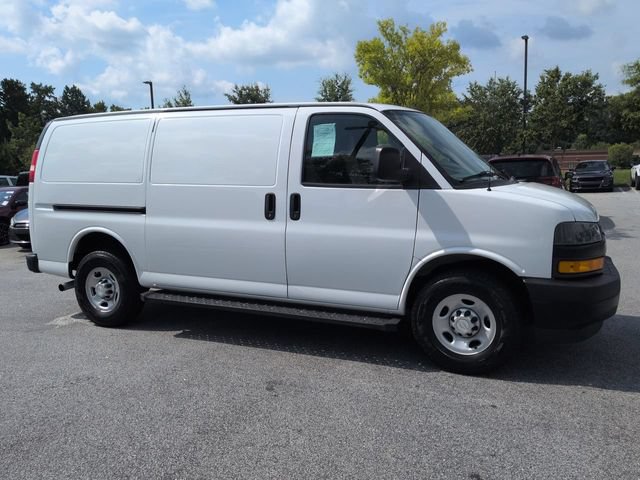 Used 2019 Chevrolet Express 2500 RWD image 2