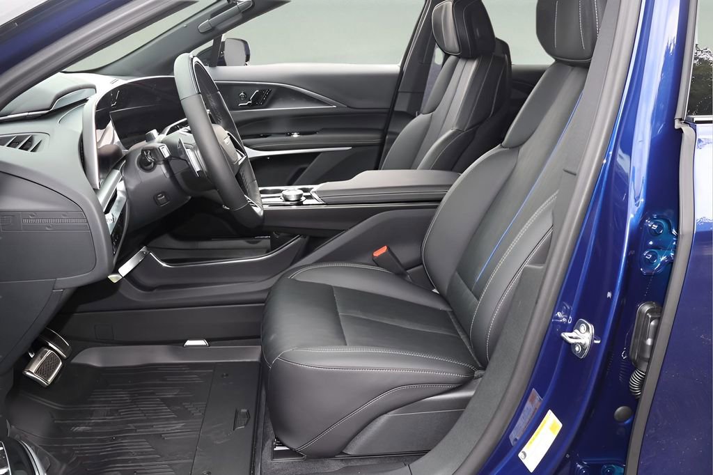 New 2026 Cadillac Lyriq V w/ LPO, Floor Liner Package AWD/4WD image 15