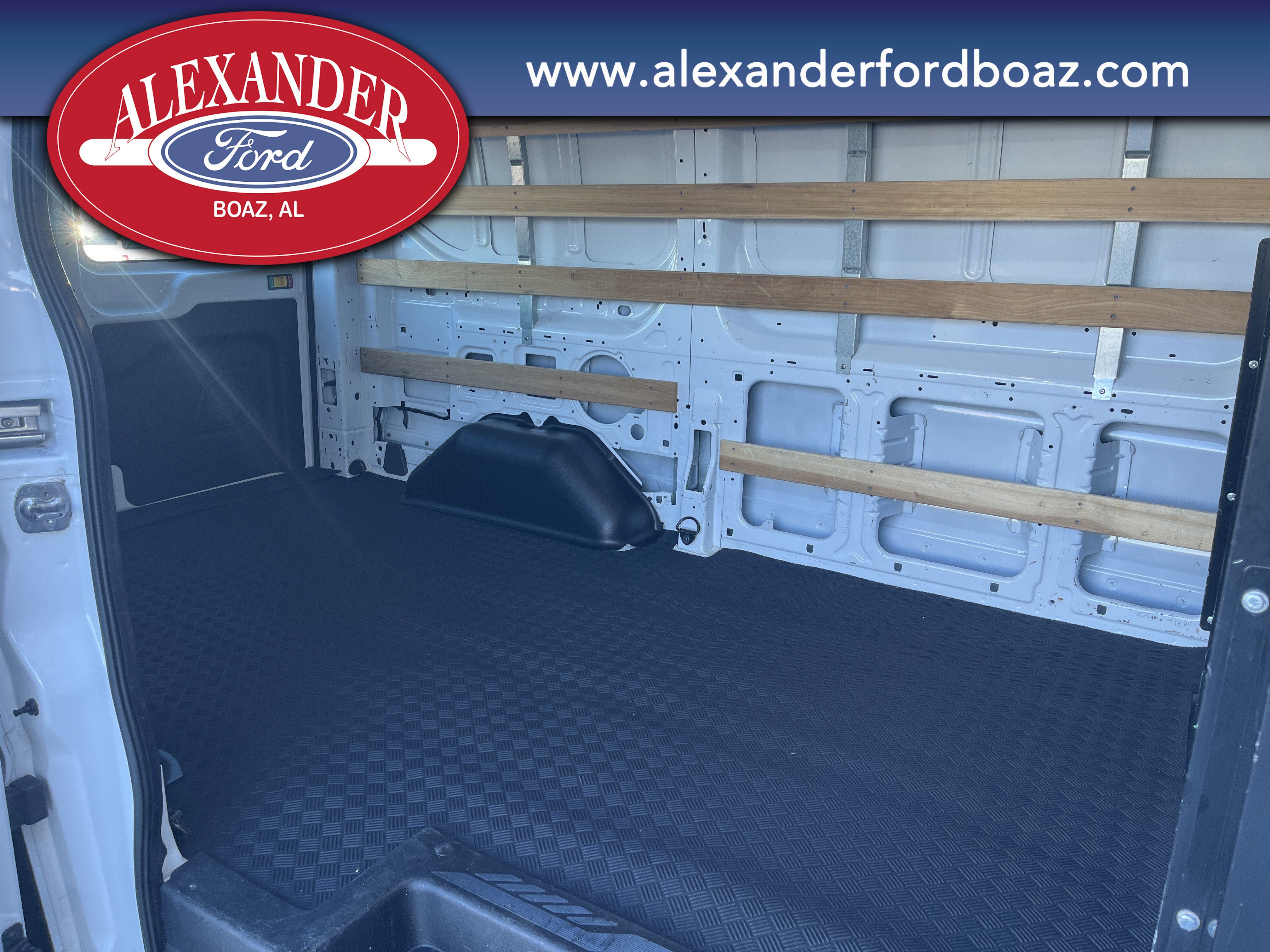 Used 2024 Ford Transit 250 Low Roof w/ Exterior Upgrade Package image 18