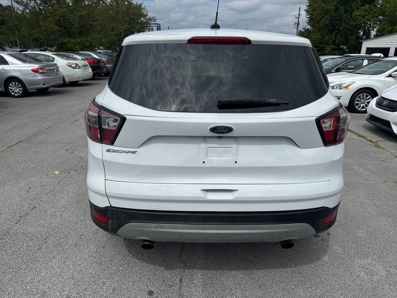 Used 2017 Ford Escape SE FWD image 6