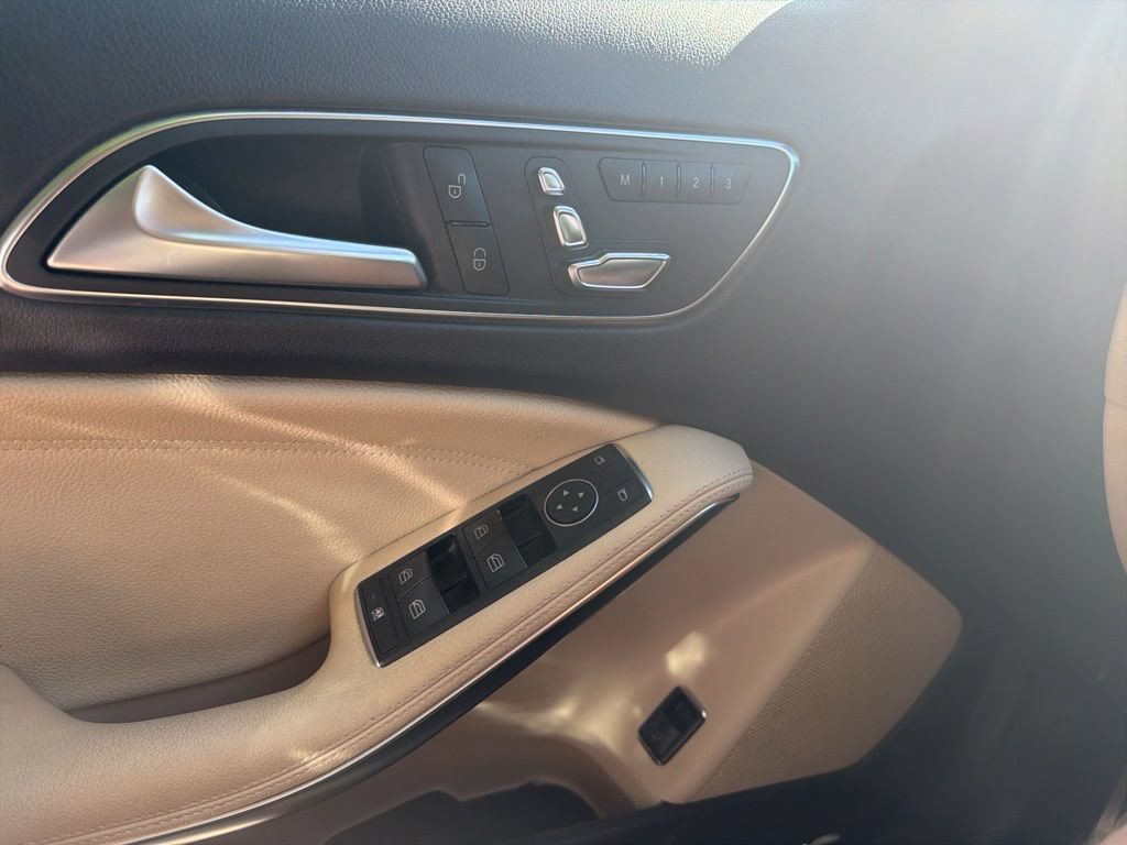 Used 2018 Mercedes-Benz GLA 250 4MATIC image 16
