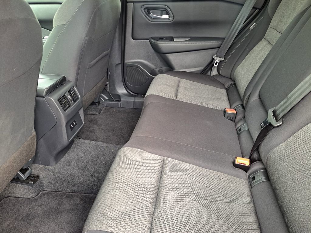 Used 2026 Nissan Rogue SV image 23