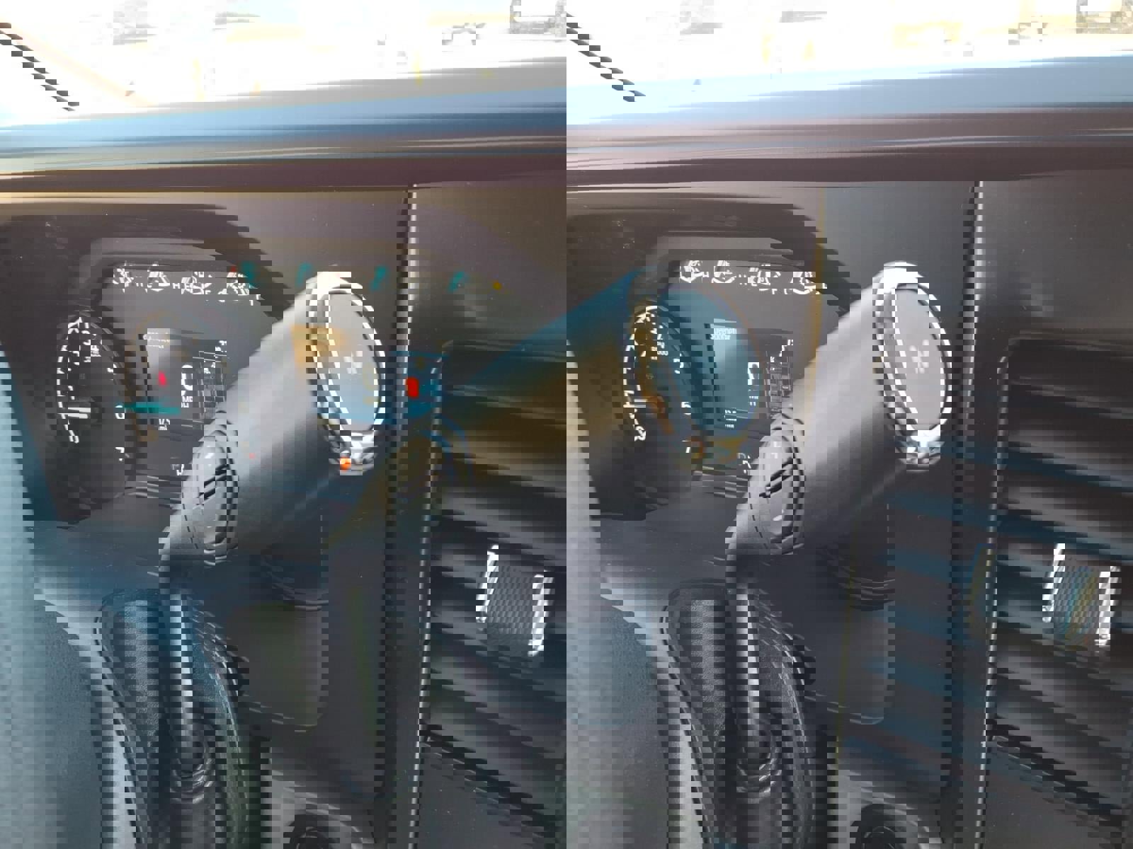 New 2026 Ford F250 XLT w/ FX4 Off-Road Package image 21