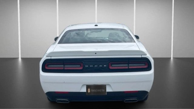 Used 2021 Dodge Challenger SXT RWD image 8