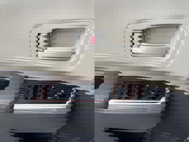 Used 2024 Toyota Sienna LE image 18