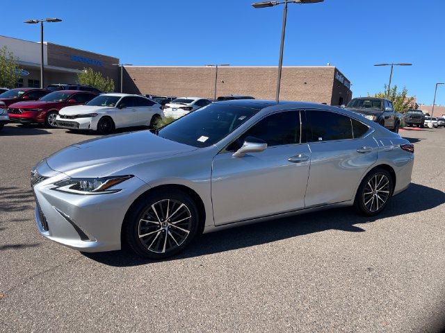 Used 2025 Lexus ES 350 w/ Premium Package FWD image 9